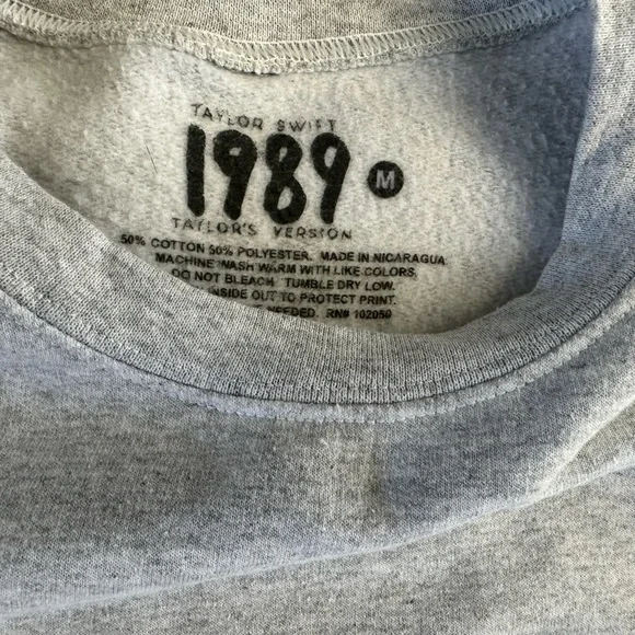 Taylor Swift TS 1989 Spotify Grey Crew Sweatshirt - Picture 8 of 8